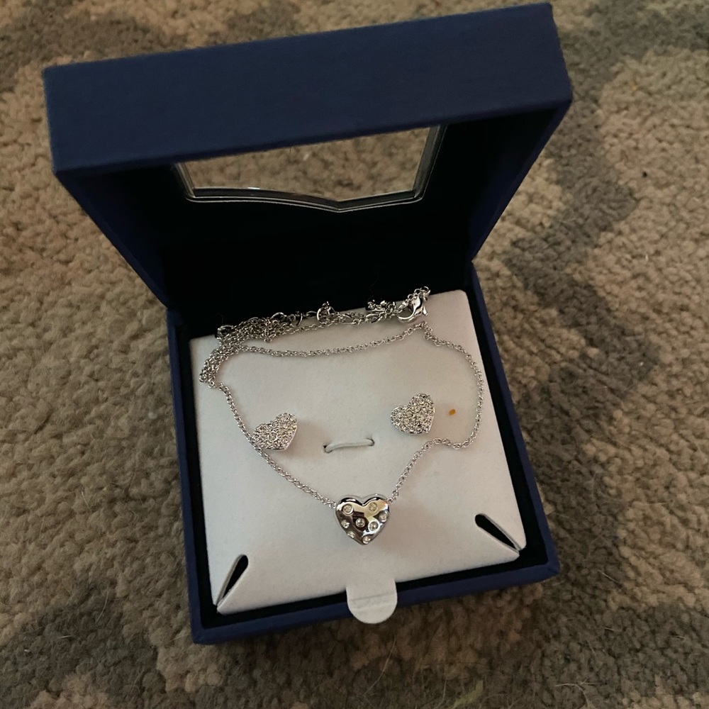Swarovski heart necklace and stud set